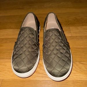 Steve madden slip on sneakers